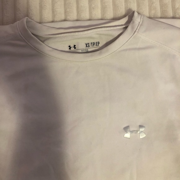 💥2/15$ White fitted under armour long sleeve size xs - Picture 3 of 3